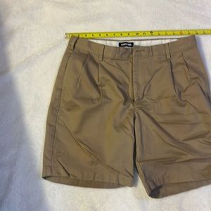 Lance in khaki shorts – 34 waist
